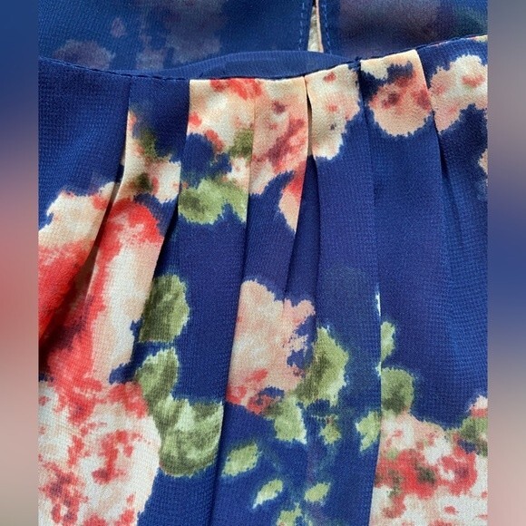 Forever 21 Floral Ruffle Shoulder Blouse - Picture 4 of 9